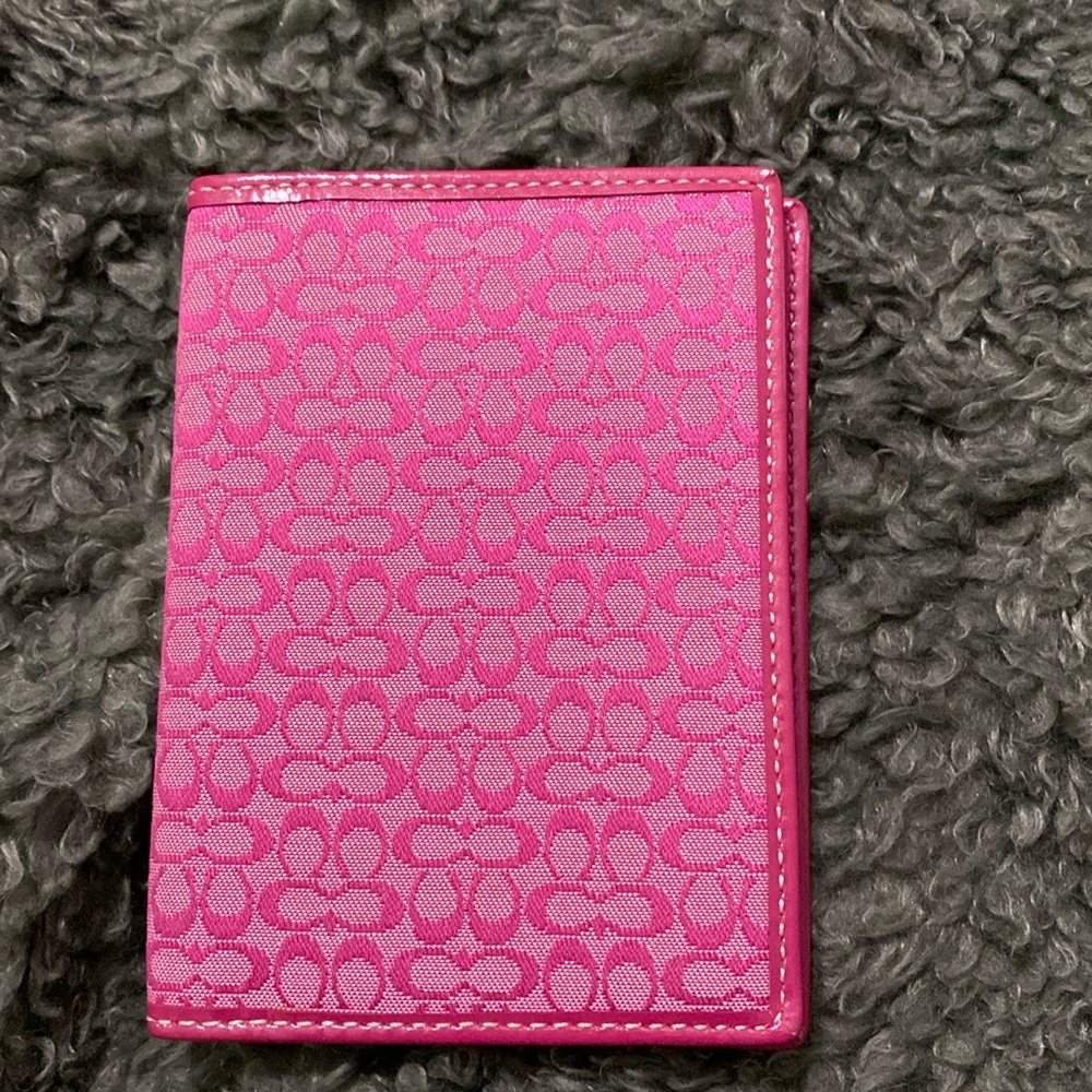 Coach Passport Case Mini Signature Pink